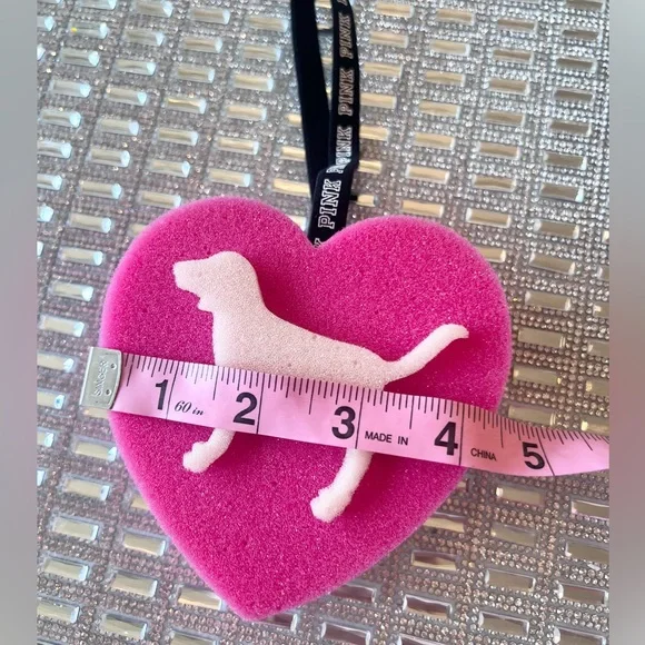 💗 PINK Dog Heart Victoria’s Secret Shower Sponge Loofah NEW - Picture 4 of 4